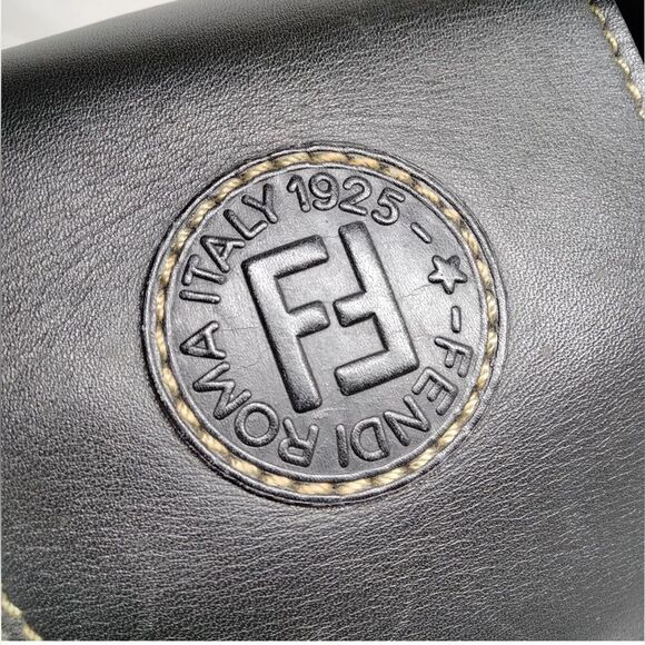 AUTHENTIC LARGE VINTAGE FENDI VACATION TRAVEL SUITCASE BAG - Picture 4 of 4